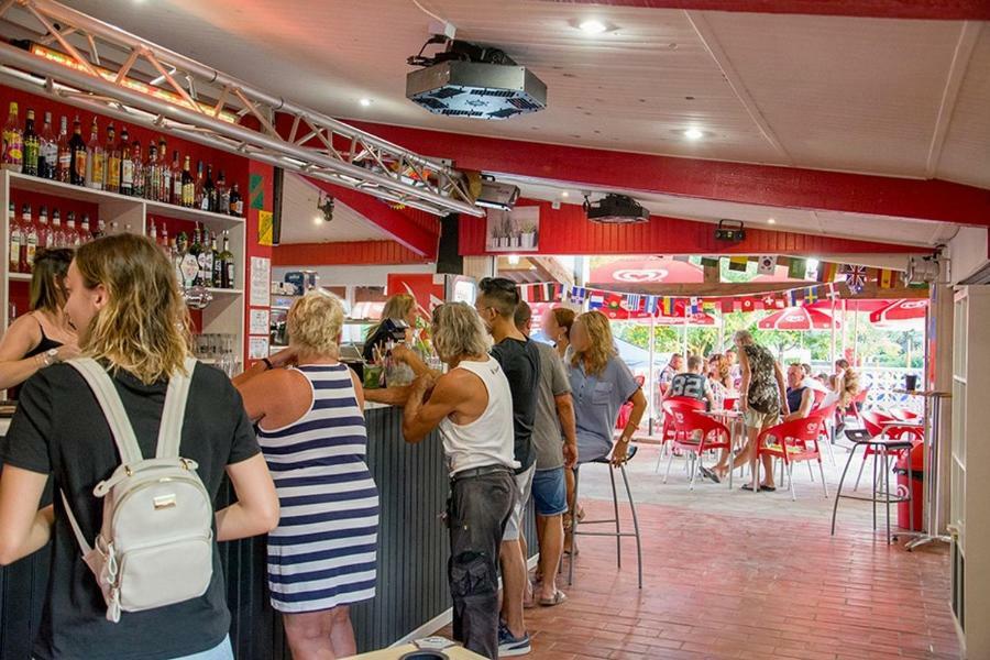Camping Les Amandiers - Maeva Hotell Gallargues-le-Montueux Eksteriør bilde